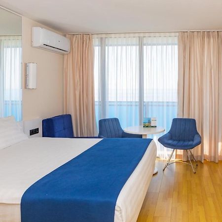 Orbi City Luxury Suite Батуми Екстериор снимка